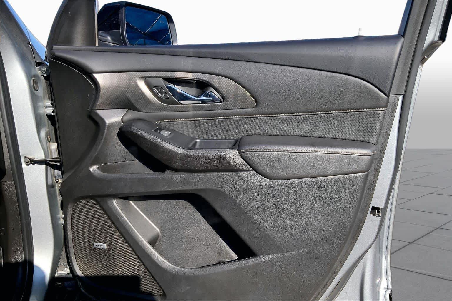 Used 2023 Chevrolet Traverse Premier w/ Redline Edition FWD image 23