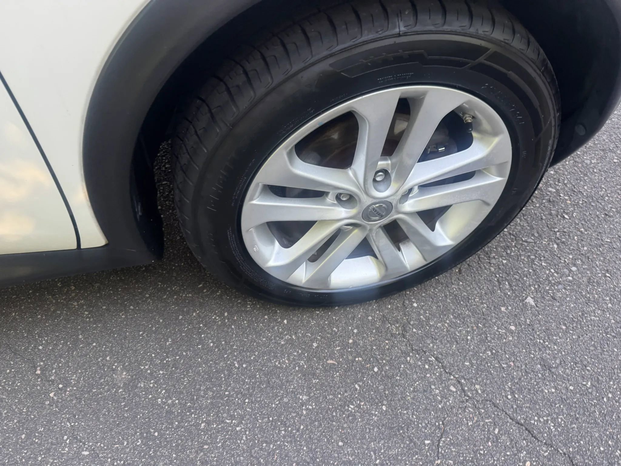 Used 2013 Nissan Juke SV FWD image 13