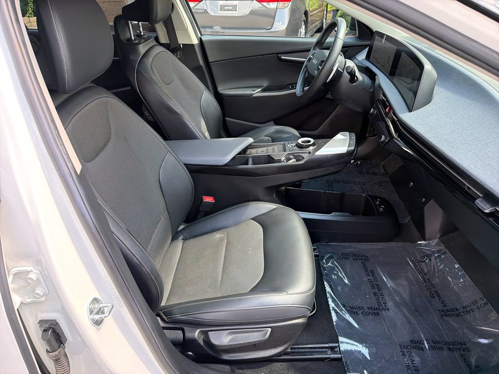Used 2022 Kia EV6 Light RWD image 13