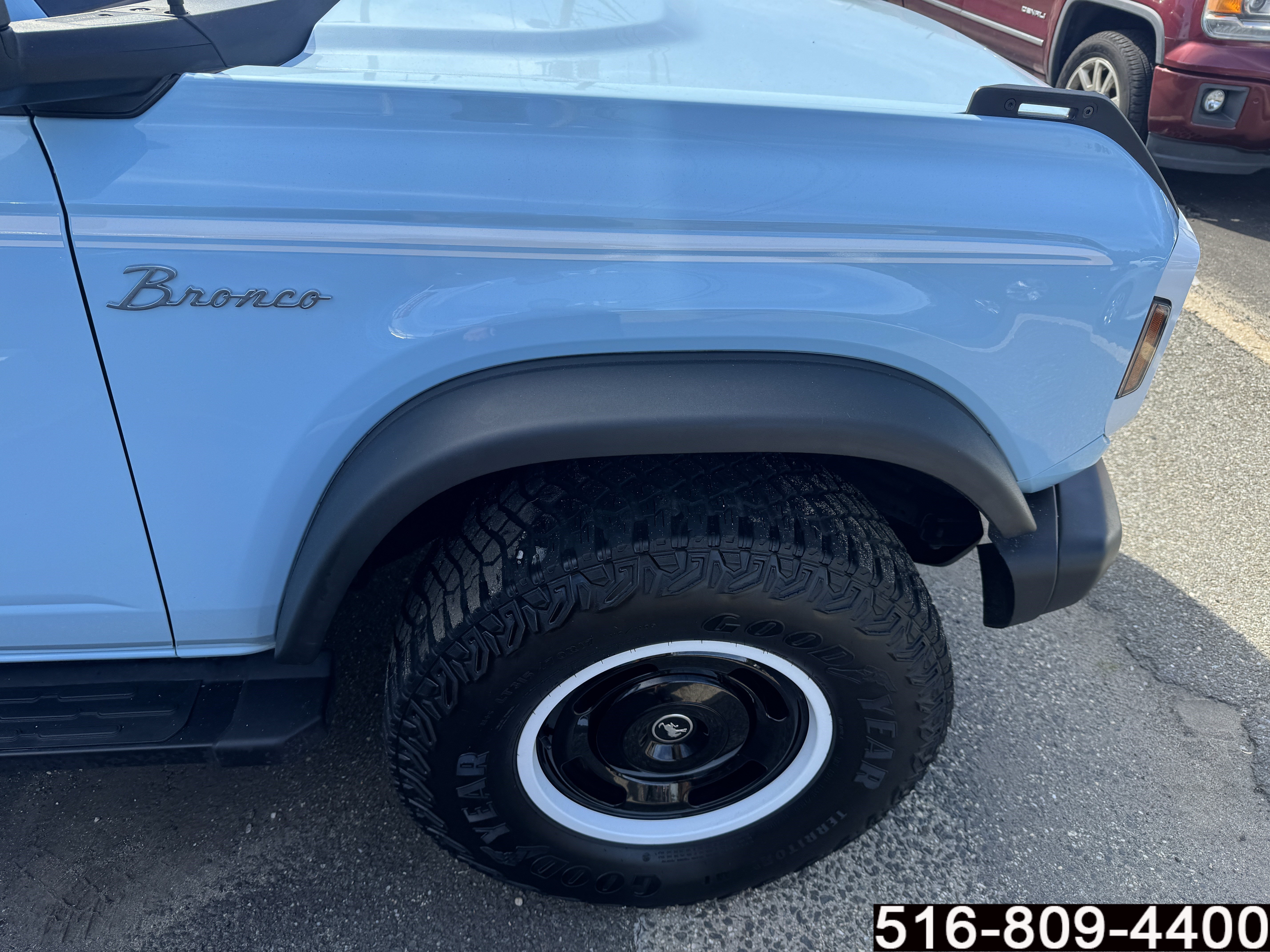 Used 2023 Ford Bronco Heritage Edition AWD/4WD image 9