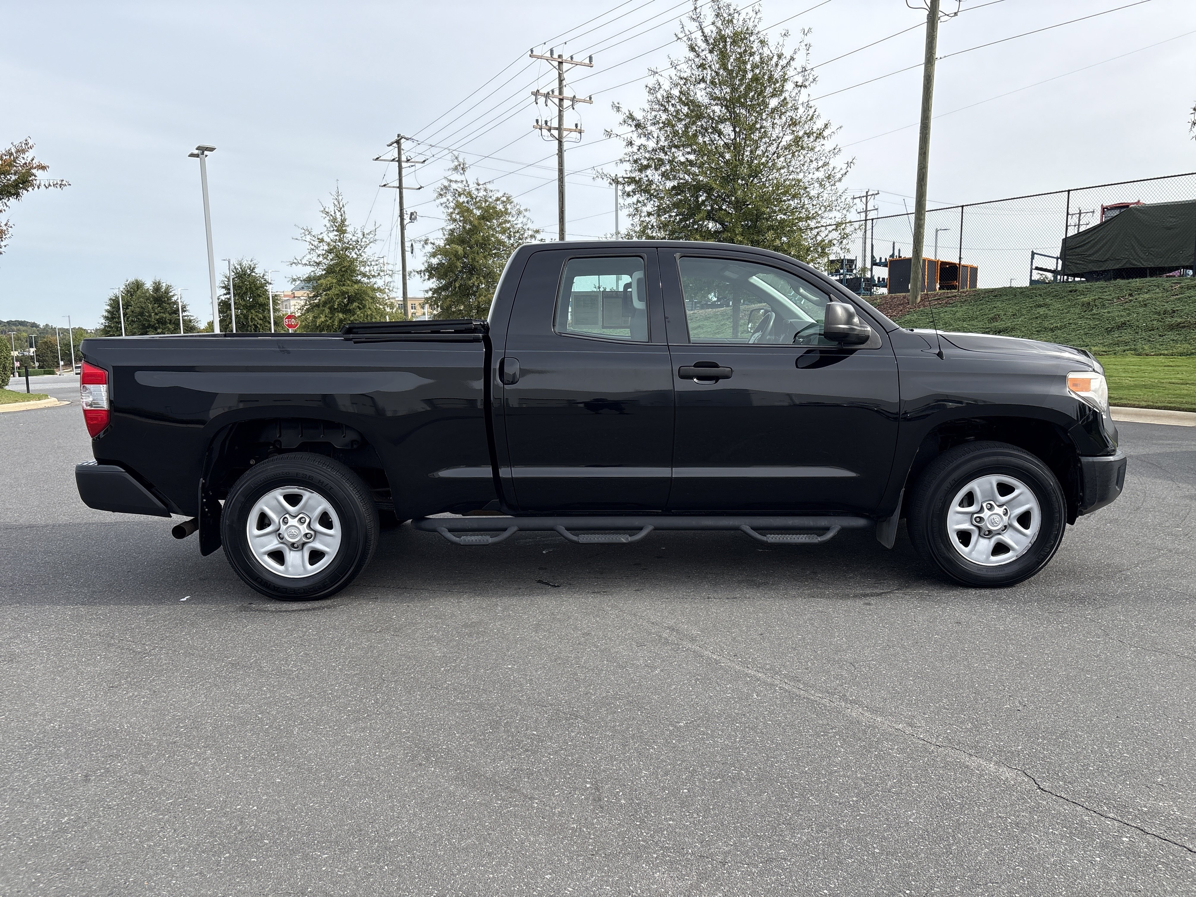 Used 2017 Toyota Tundra SR AWD/4WD image 10