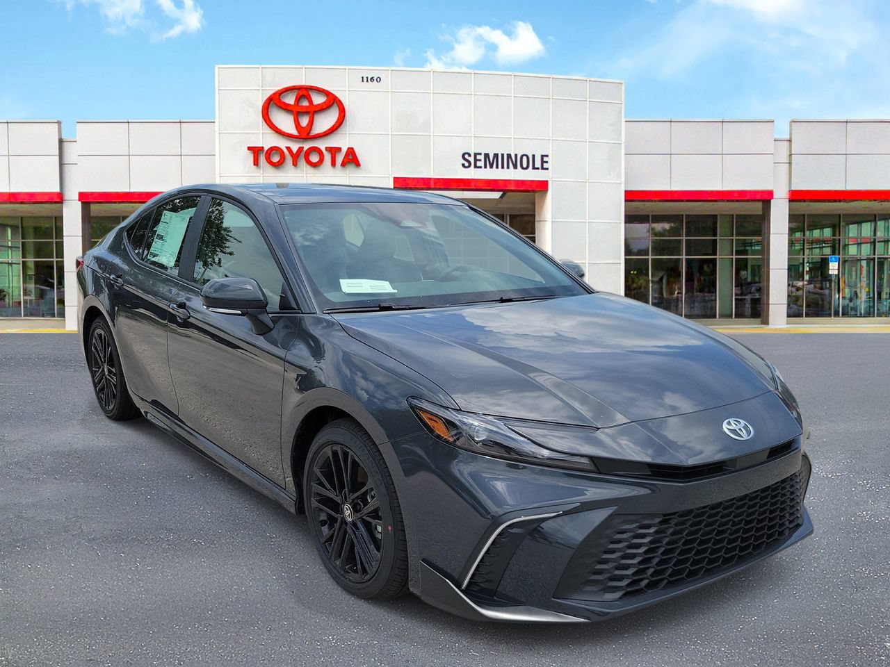 Used 2026 Toyota Camry SE FWD image 3