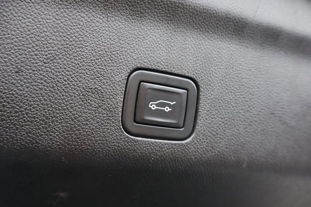 Used 2021 Chevrolet Tahoe RST image 38