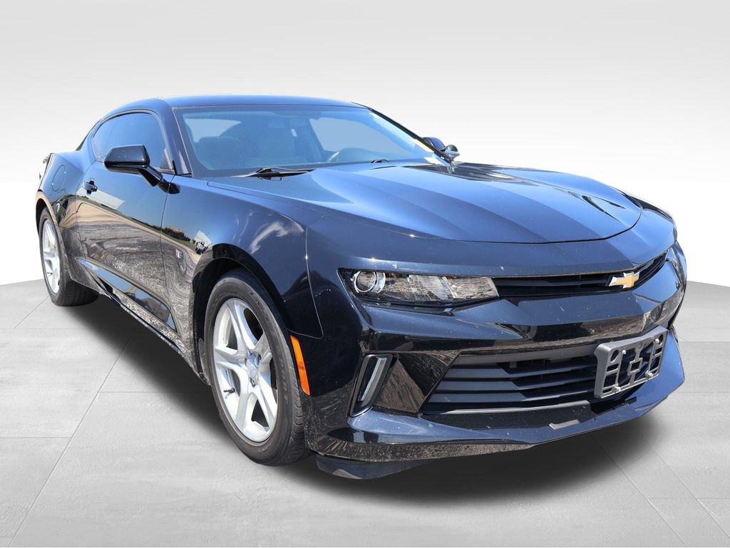Used 2017 Chevrolet Camaro LT RWD image 14