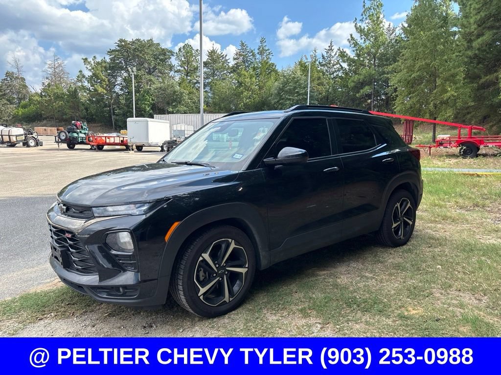 Used 2022 Chevrolet TrailBlazer RS w/ Sun and Liftgate Package FWD image 3