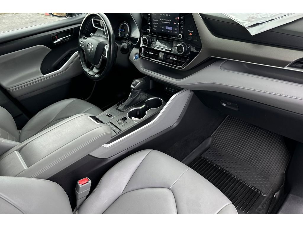 Certified 2022 Toyota Highlander XLE image 19