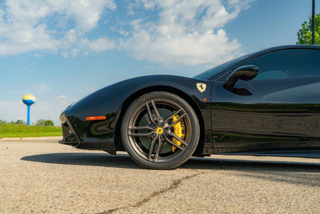 Used 2017 Ferrari 488 GTB RWD image 34