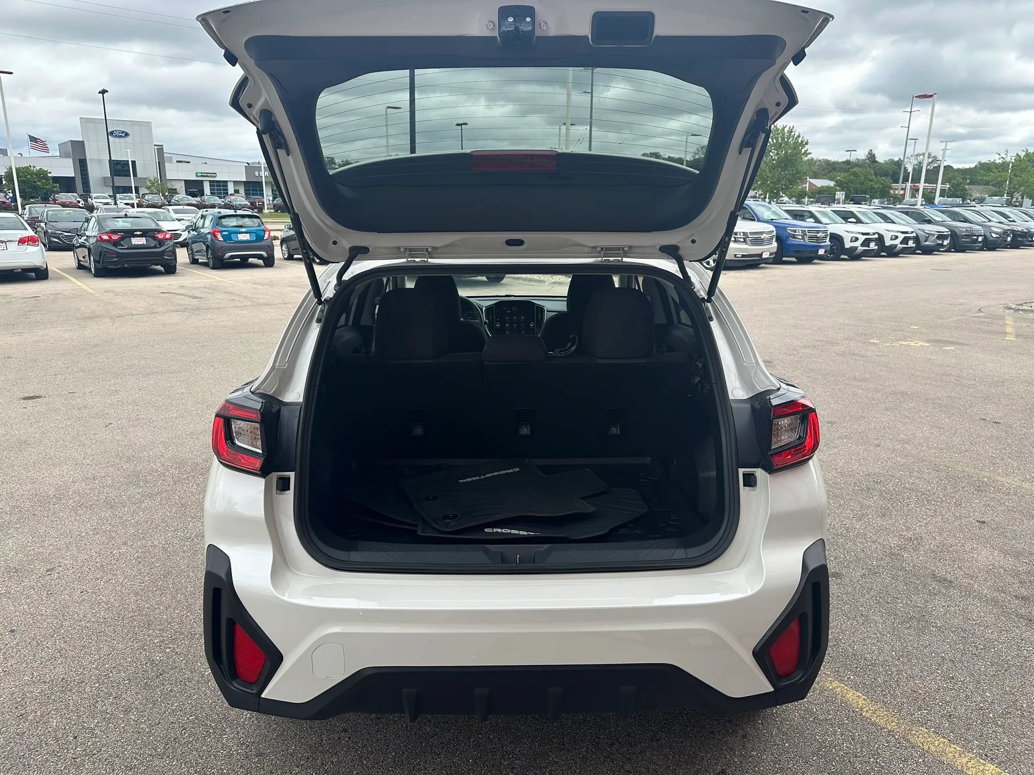 Used 2025 Subaru Crosstrek 2.5i Premium AWD/4WD image 7