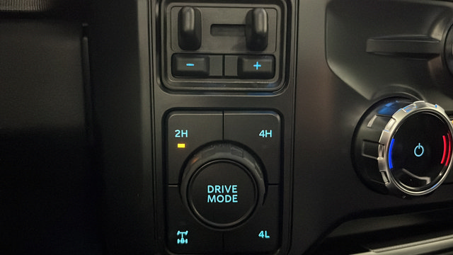 Used 2026 Ford F250 Platinum AWD/4WD image 33