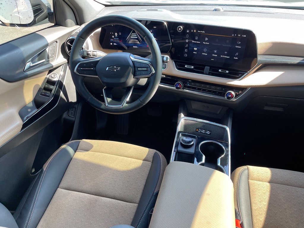 Used 2025 Chevrolet Equinox ACTIV w/ Safety and Technology Package FWD image 21