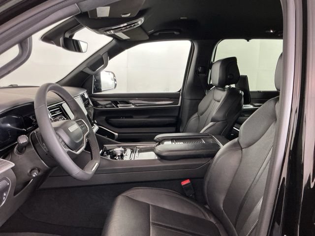 Used 2022 Jeep Wagoneer Series III w/ Rear Seat Entertainment Group AWD/4WD image 14