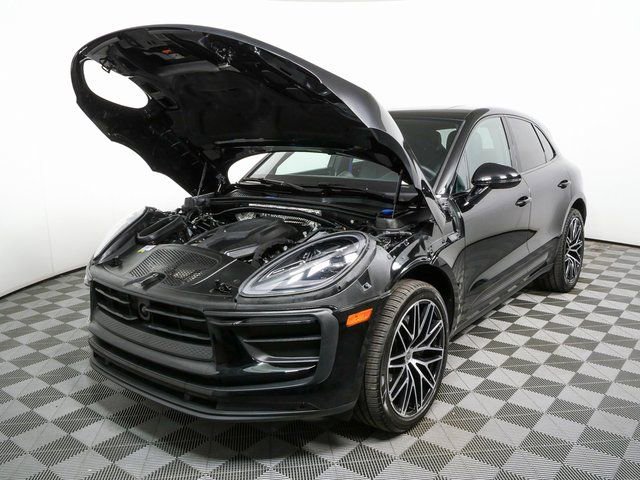 Certified 2023 Porsche Macan Turbo image 35