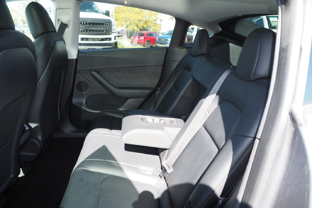 Used 2021 Tesla Model Y Long Range AWD/4WD image 15