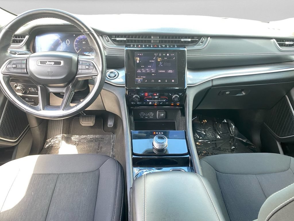 Used 2021 Jeep Grand Cherokee L Laredo w/ Luxury Tech Group I AWD/4WD image 15