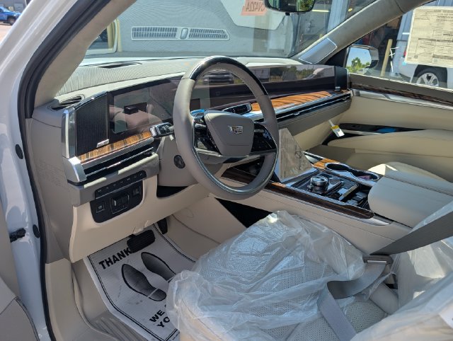 New 2026 Cadillac Escalade ESV Platinum Sport w/ LPO, ONYX Package AWD/4WD image 12