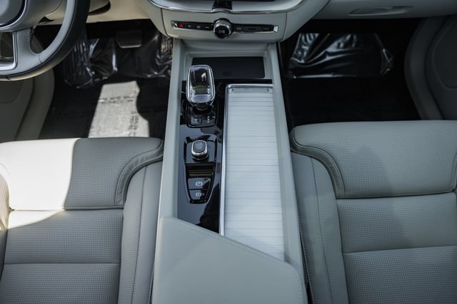 New 2026 Volvo XC60 T8 Ultra w/ Protection Package Premier AWD/4WD image 27