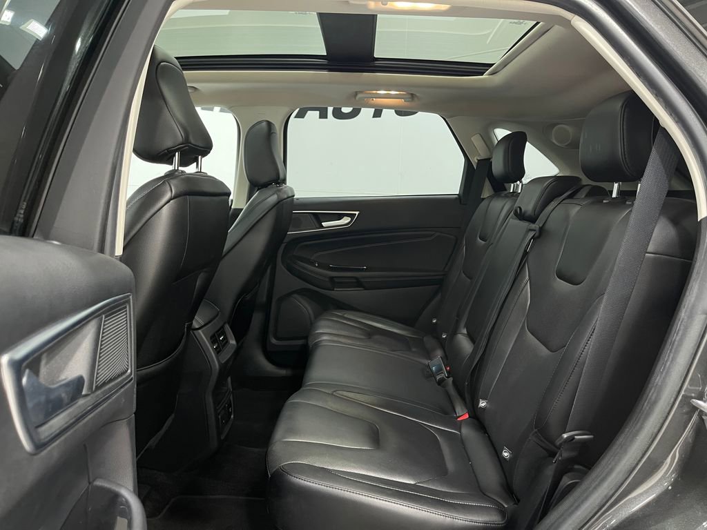 Used 2020 Ford Edge Titanium w/ Equipment Group 301A image 31