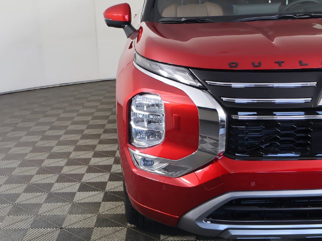 New 2025 Mitsubishi Outlander SEL image 19