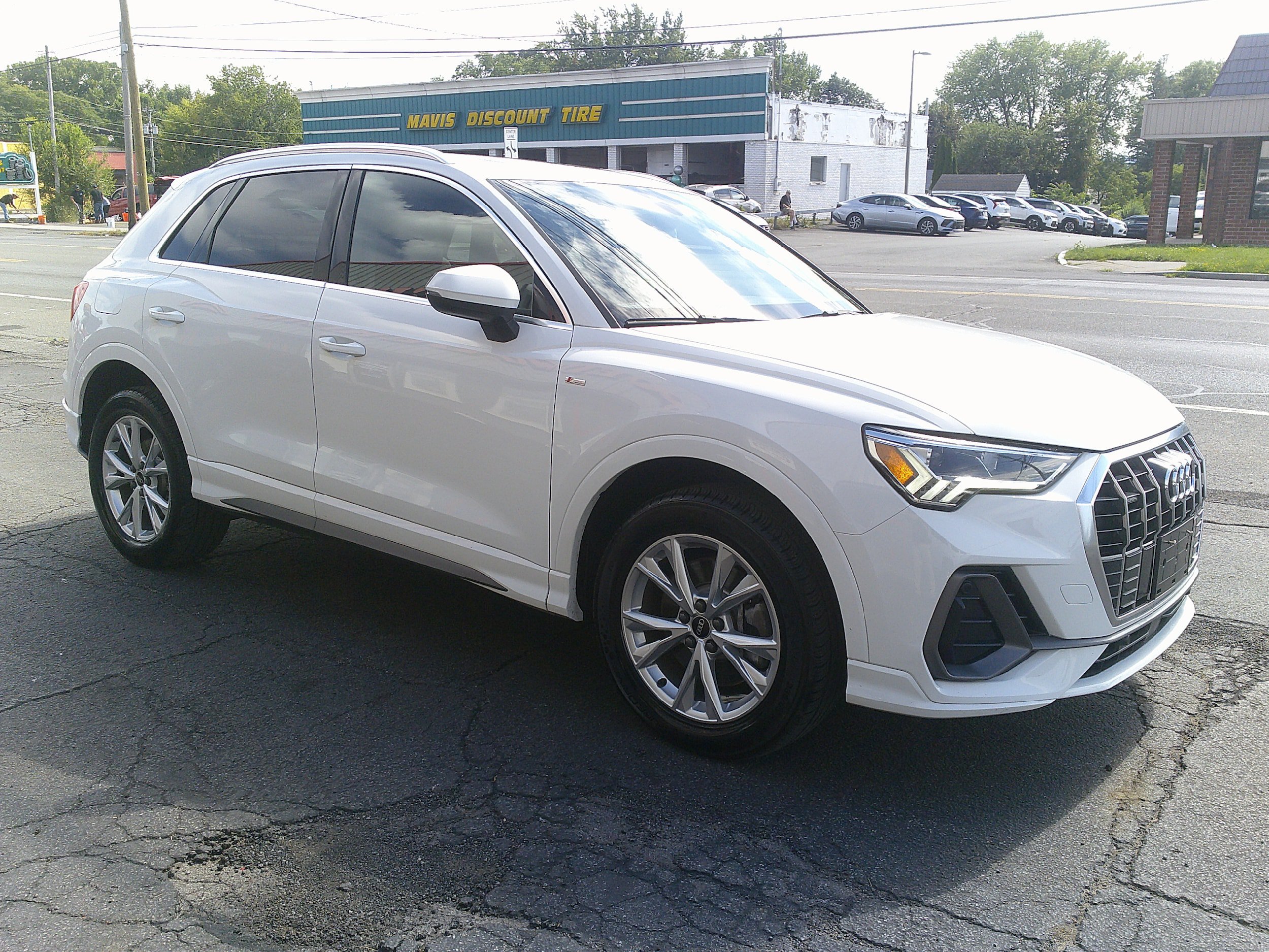 Used 2025 Audi Q3 2.0T Premium AWD/4WD image 6