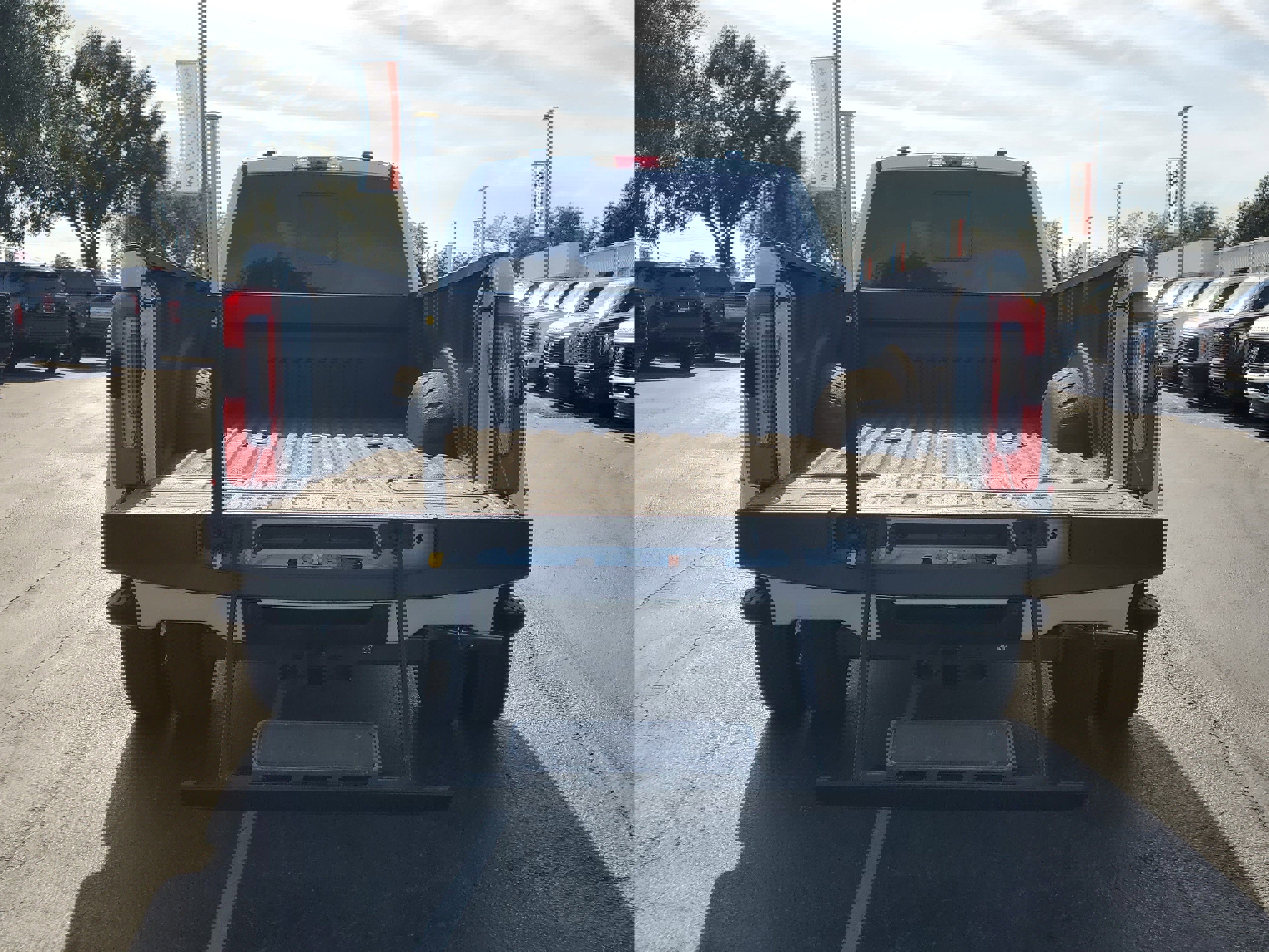 Used 2025 Ford F450 Platinum w/ FX4 Off-Road Package image 10