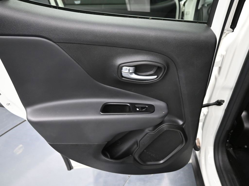 Used 2020 Jeep Renegade Trailhawk w/ UConnect 8.4 Nav Group image 21