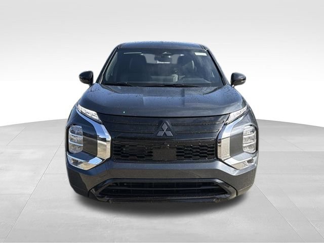 New 2026 Mitsubishi Outlander LE FWD image 8
