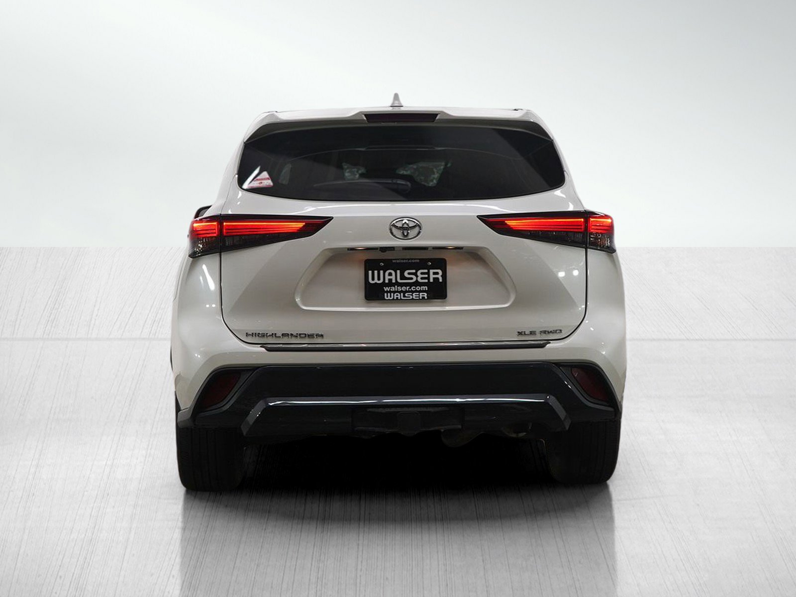 Used 2020 Toyota Highlander XLE image 5