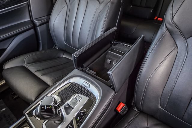 Used 2022 BMW 740i w/ M Sport Package RWD image 31