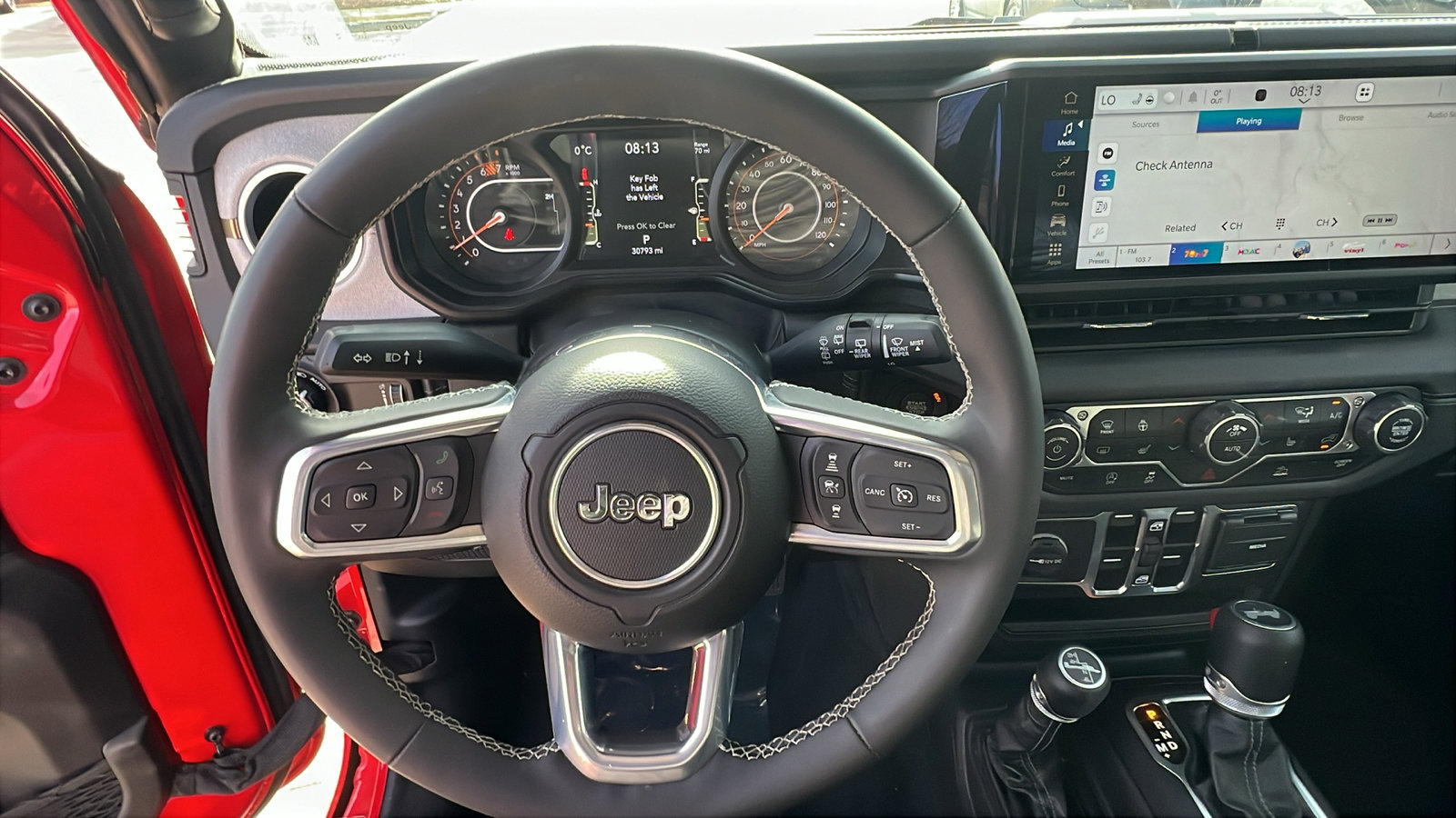 Used 2025 Jeep Wrangler Sahara image 25