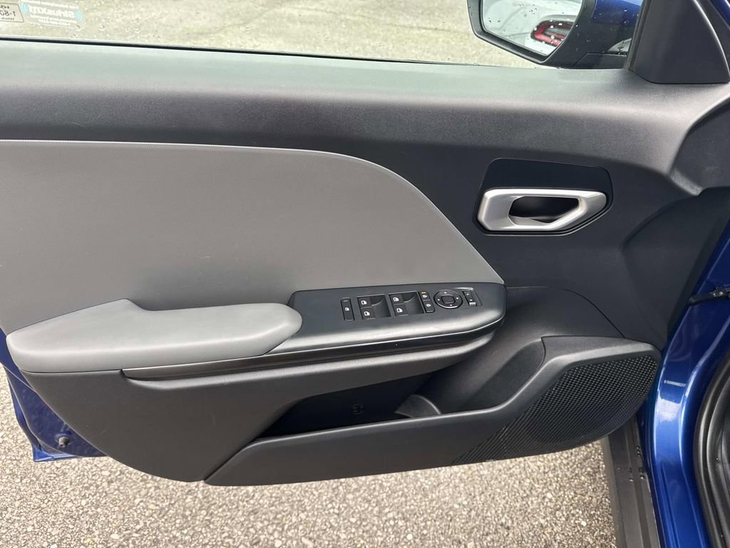 Used 2025 Kia K4 FWD image 18