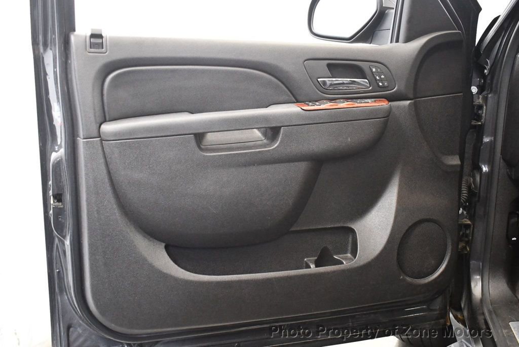 Used 2010 Chevrolet Suburban LTZ image 7