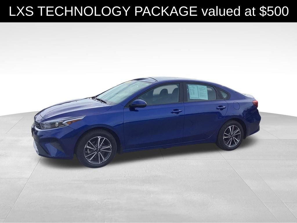 Used 2023 Kia Forte LXS w/ LXS Technology Package FWD image 3