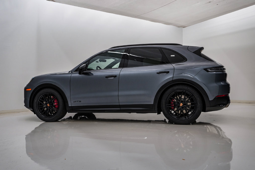 New 2026 Porsche Cayenne GTS AWD/4WD image 2