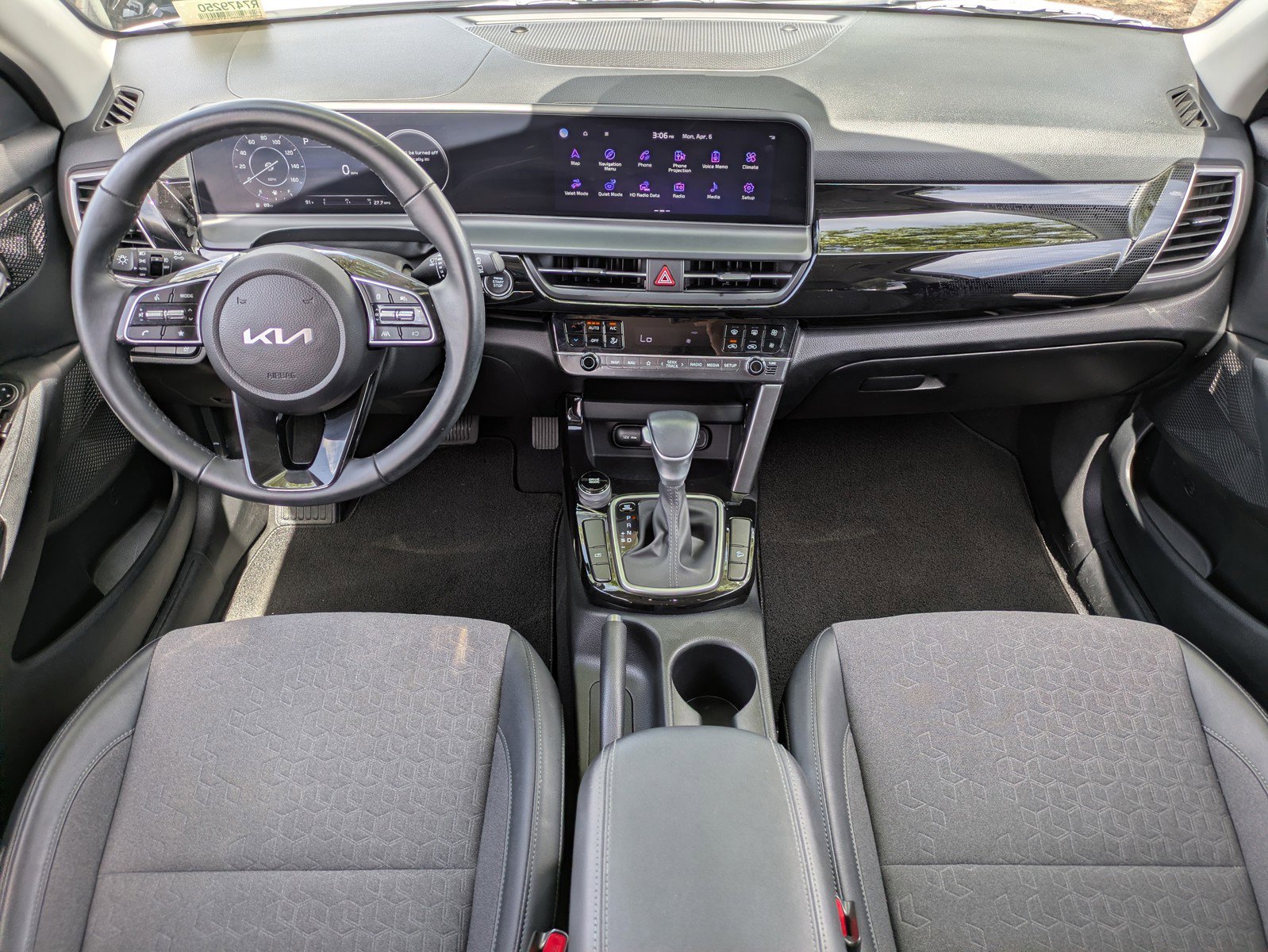 Certified 2024 Kia Seltos S image 12