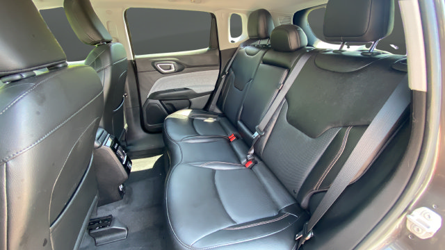Used 2022 Jeep Compass Latitude AWD/4WD image 23
