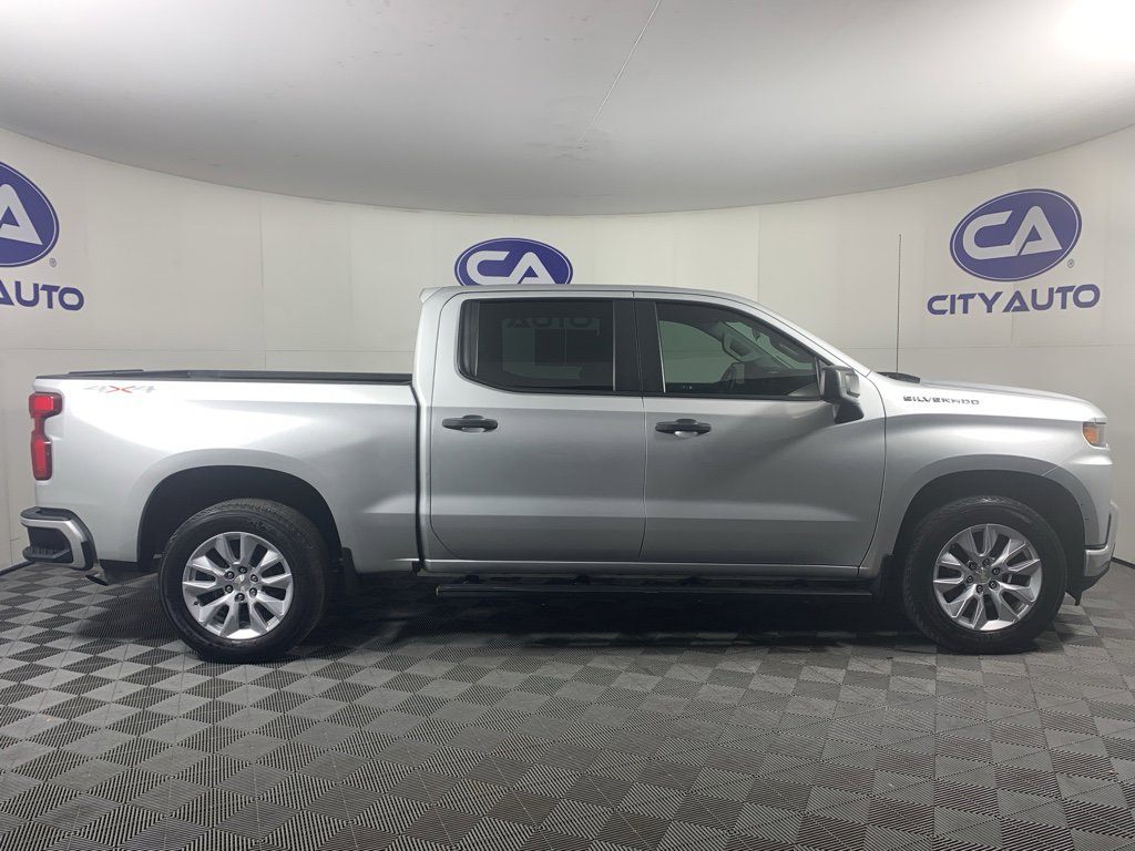 Used 2021 Chevrolet Silverado 1500 Custom image 2