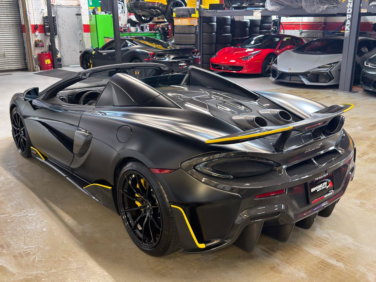 Used 2020 McLaren 600LT Spider RWD image 11