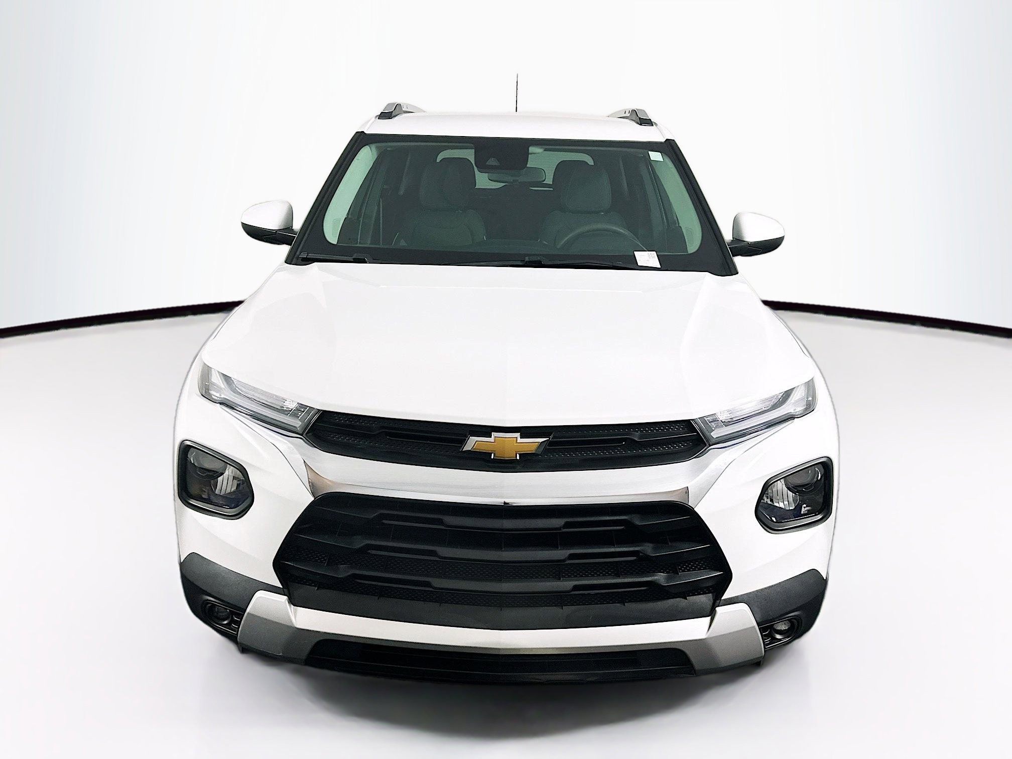 Used 2023 Chevrolet TrailBlazer LT image 2