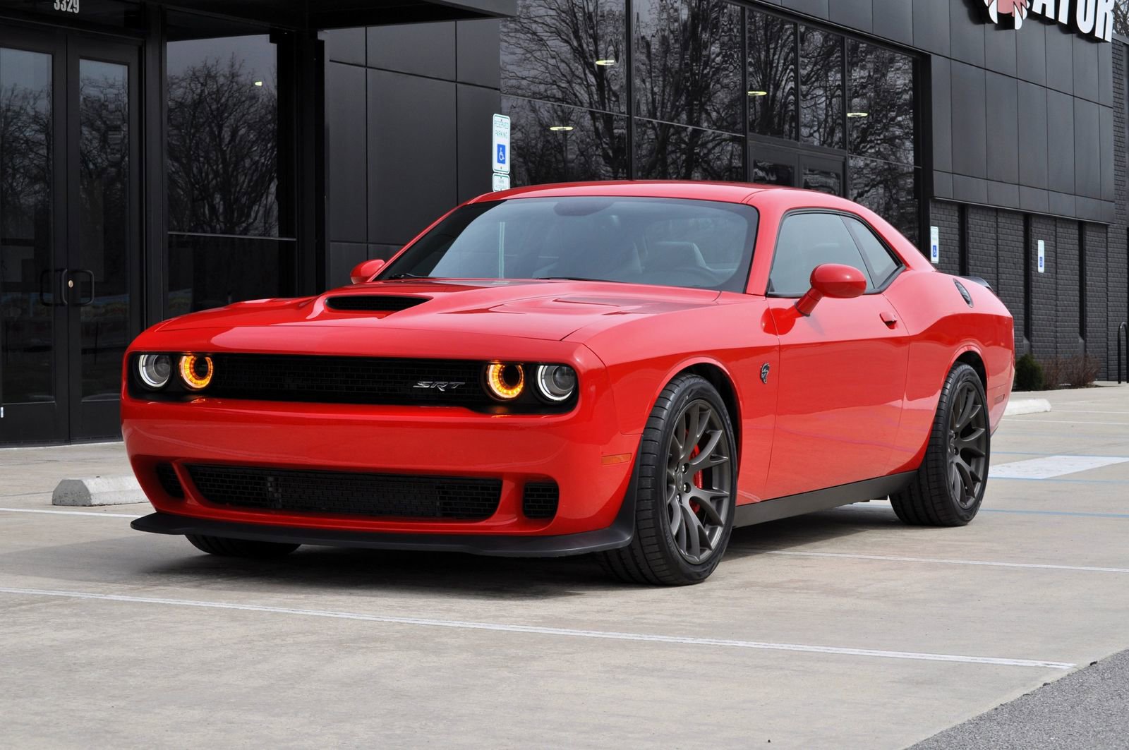 Used 2015 Dodge Challenger SRT Hellcat image 4