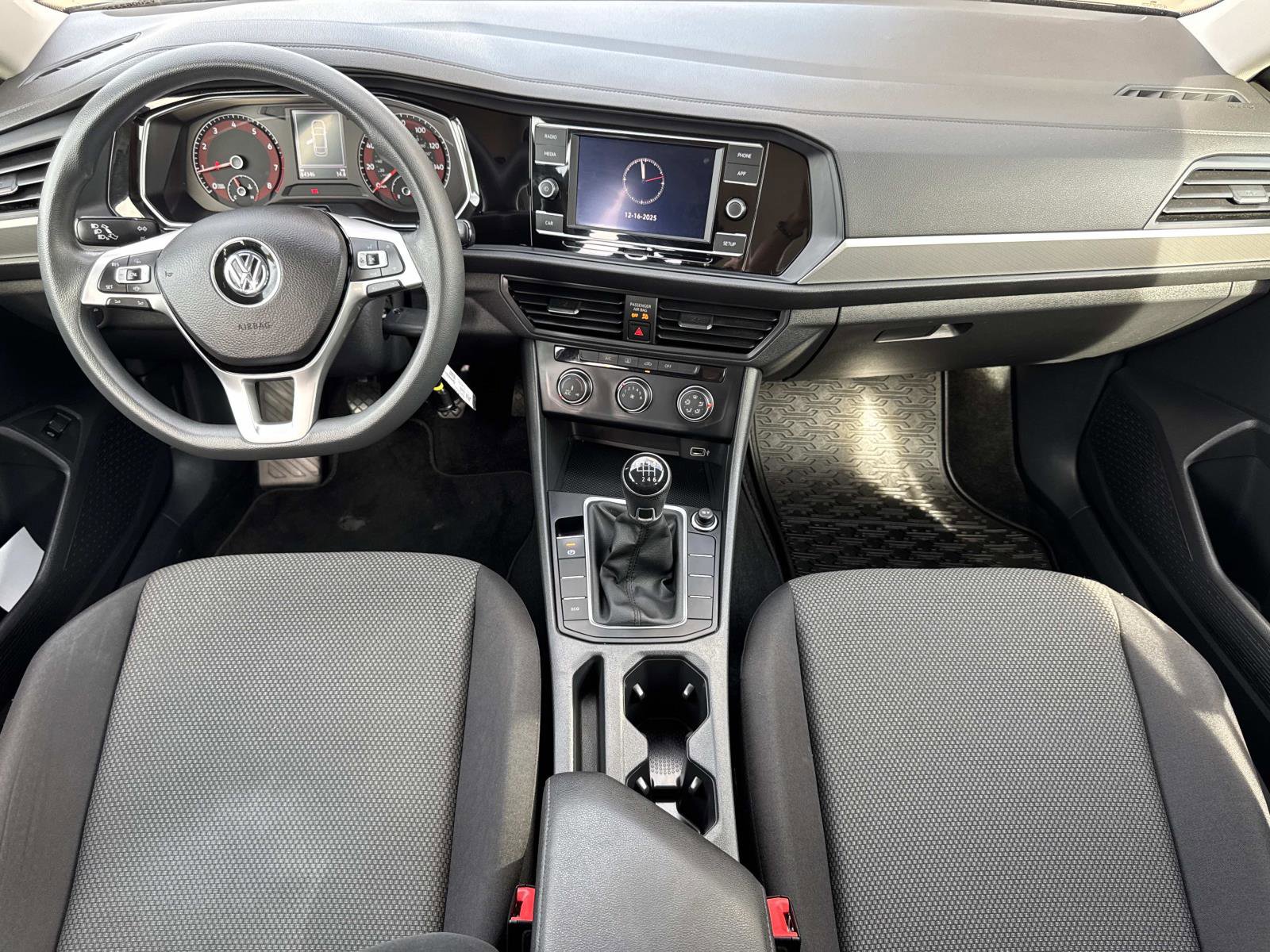 Used 2019 Volkswagen Jetta S w/ Driver Assistance Package image 9