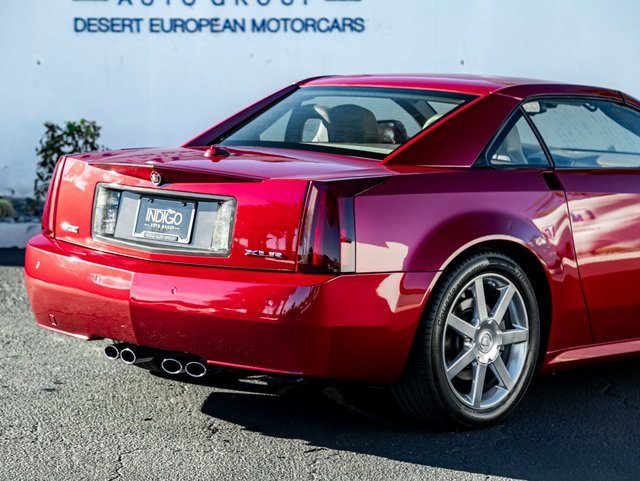 Used 2005 Cadillac XLR image 9