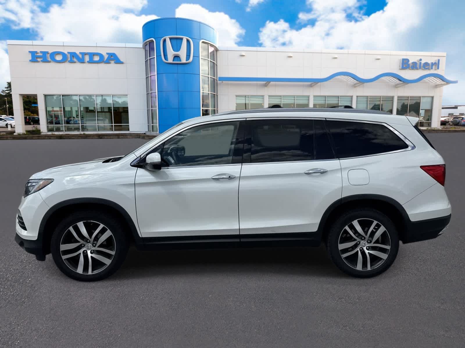 Used 2017 Honda Pilot Elite image 2