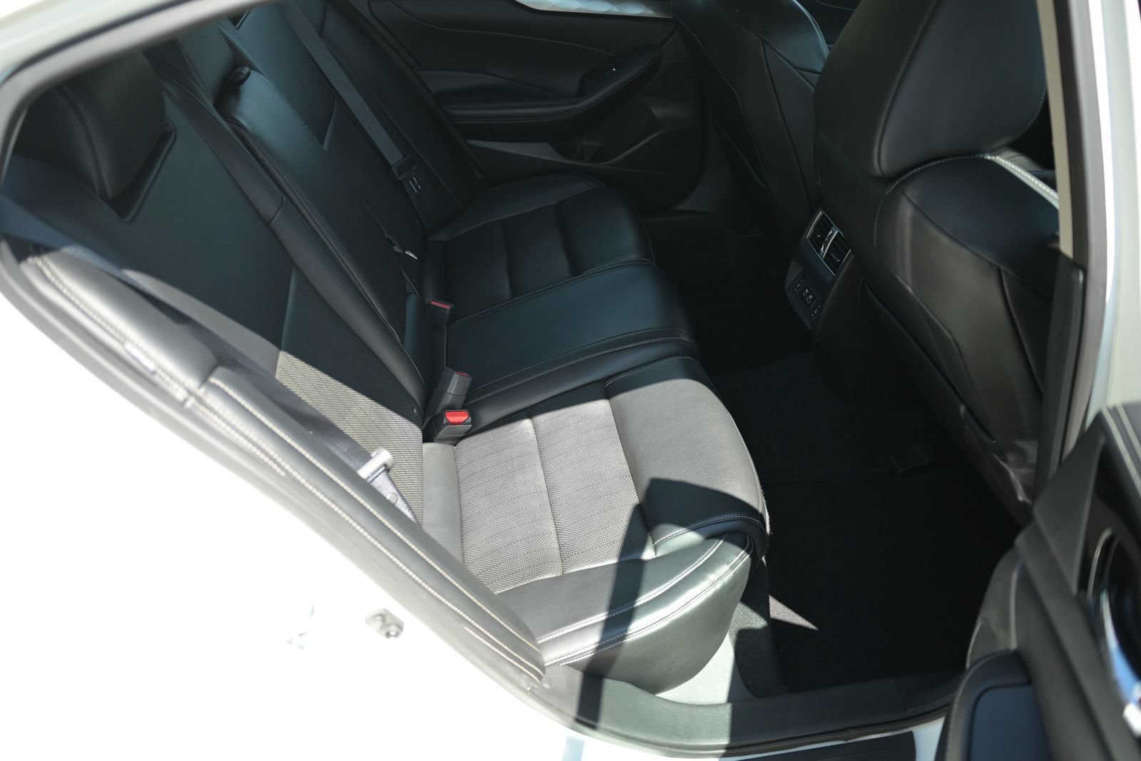 Used 2023 Nissan Maxima SL FWD image 40
