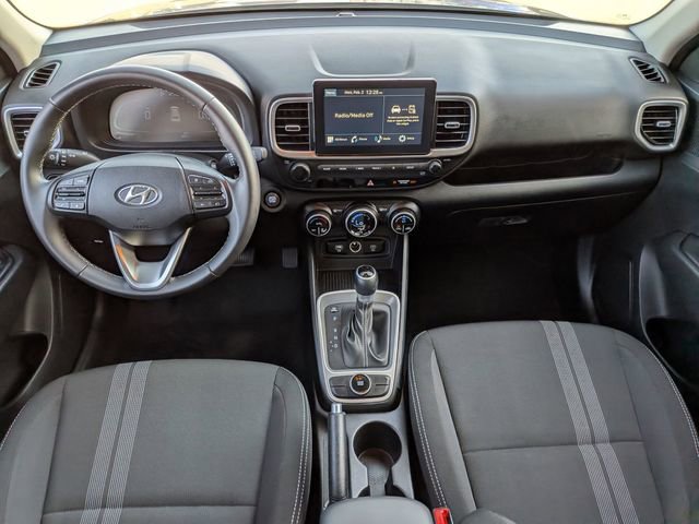Used 2025 Hyundai Venue SEL image 31