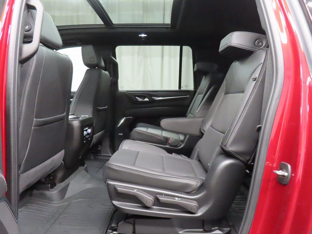 Used 2024 GMC Yukon XL Denali image 10