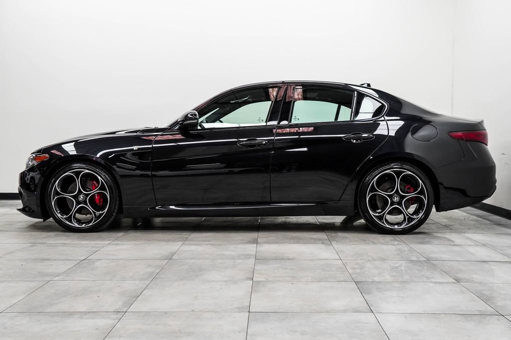 Used 2023 Alfa Romeo Giulia Ti image 8