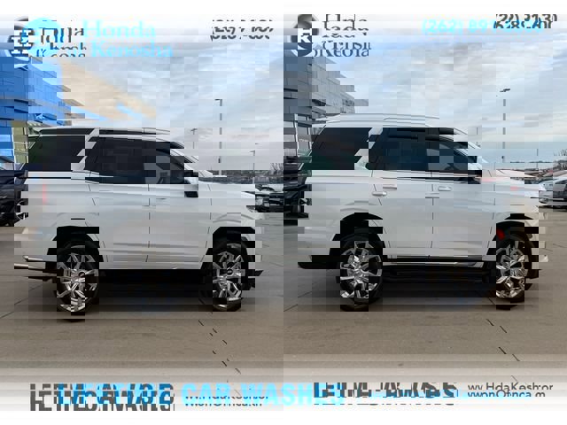 Used 2023 Cadillac Escalade Premium Luxury image 2