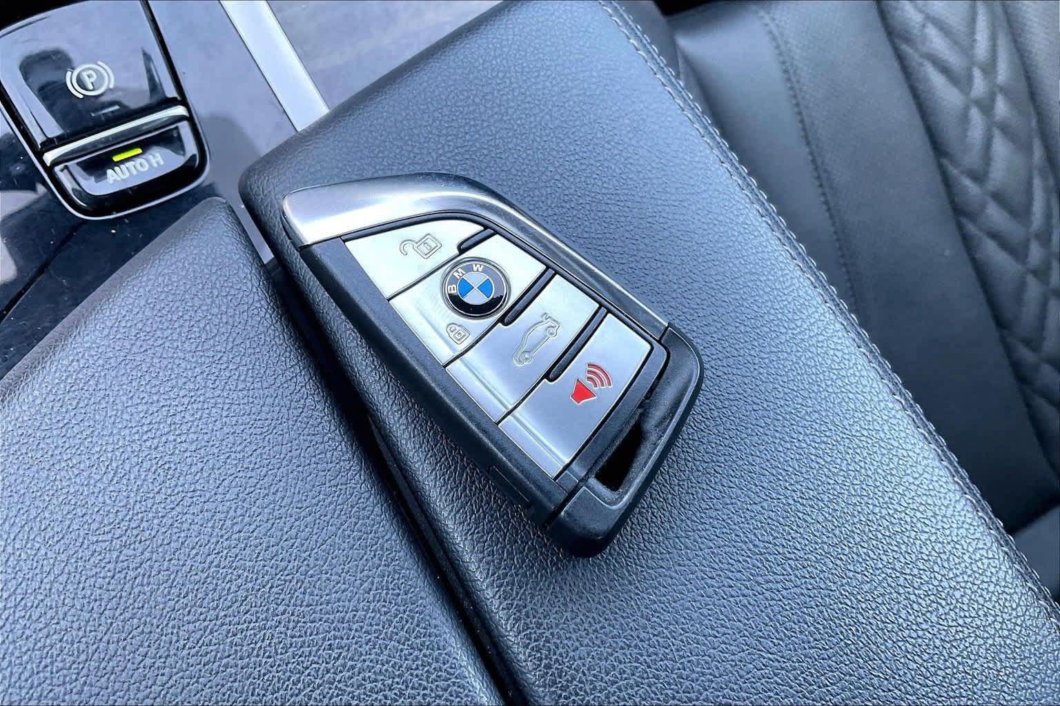 Used 2023 BMW 530e w/ M Sport Package RWD image 19