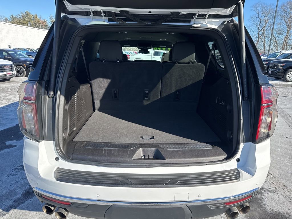 Used 2024 Chevrolet Suburban Premier image 5
