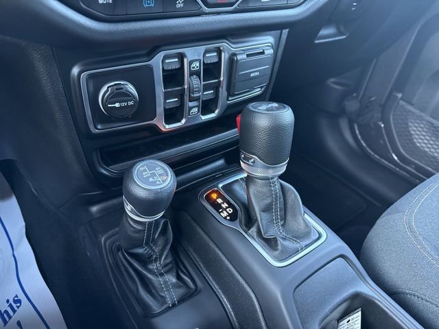 Used 2025 Jeep Wrangler Unlimited Sahara image 23